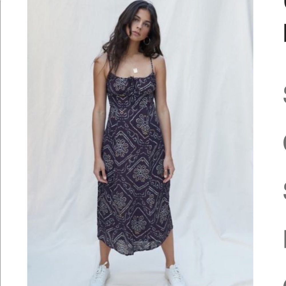 UO Kamaryn Tie-Front Midi Dress